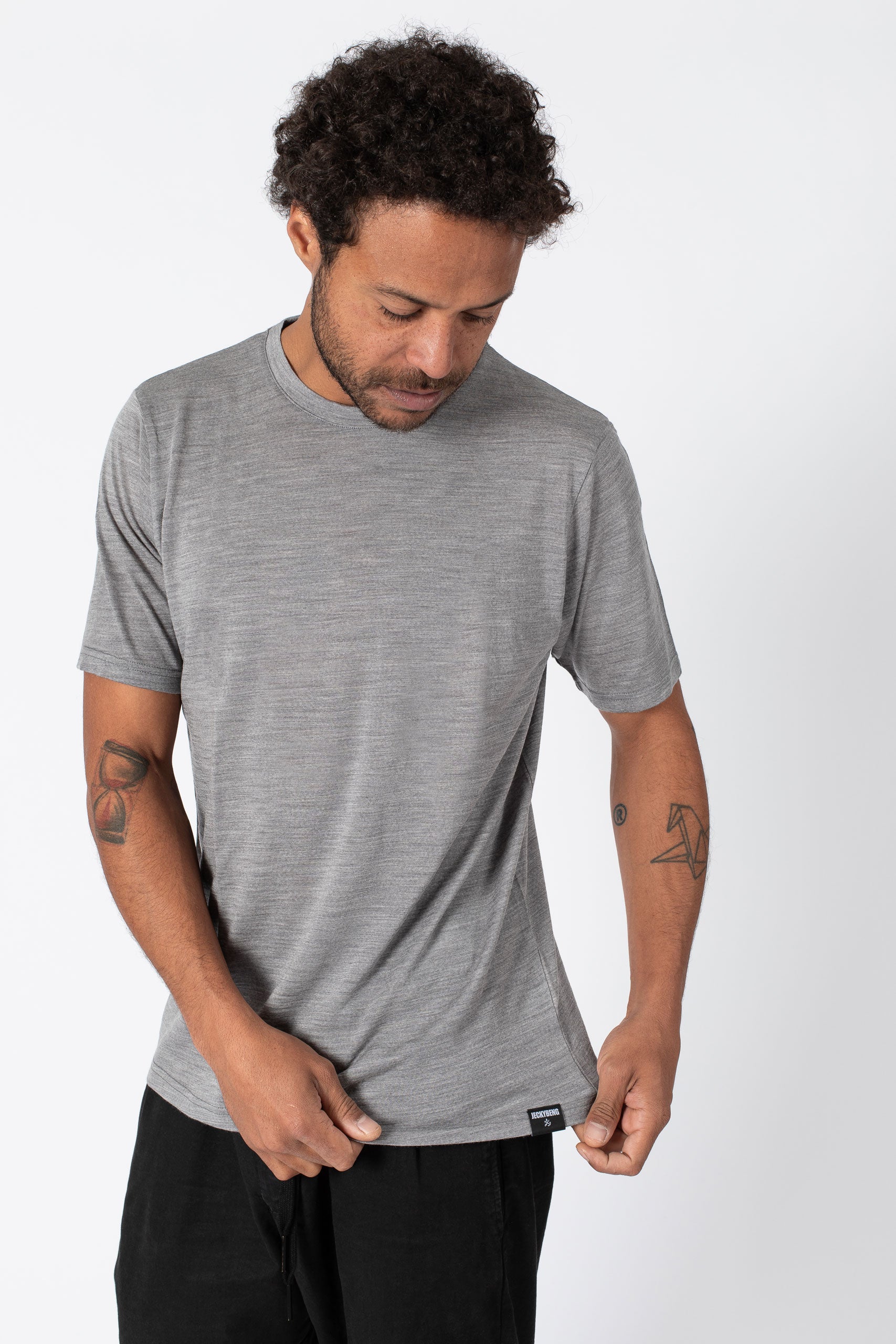 Jeckybeng-the-merino-t-shirt-grey-melange_00005_432626e9-edeb-4a20-9a63-fc7599c151ec